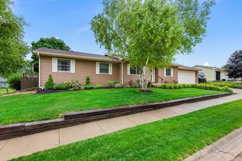 460 N Hickory St, Waterman, IL 60556