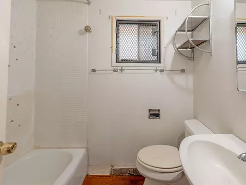 Bath - 11631 S May St, Chicago, IL 60643 photo 1 of 1