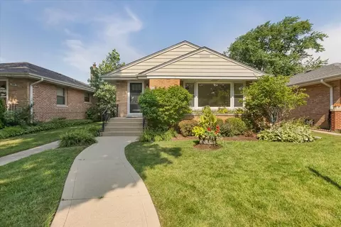 7418 Kildare Ave, Skokie, IL 60076