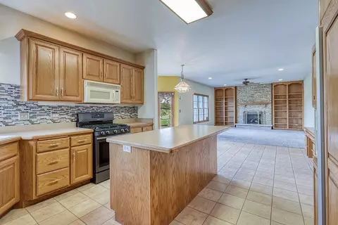 Kitchen - 2504 Monterey Dr, Plainfield, IL 60586 photo 2 of 2