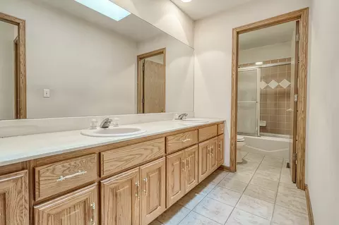 Bath - 2504 Monterey Dr, Plainfield, IL 60586 photo 3 of 3