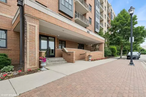 300 Anthony Ave #304, Mundelein, IL 60060