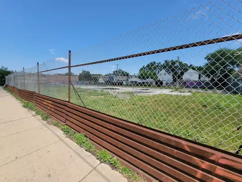 4222 W Division St, Chicago, IL 60651