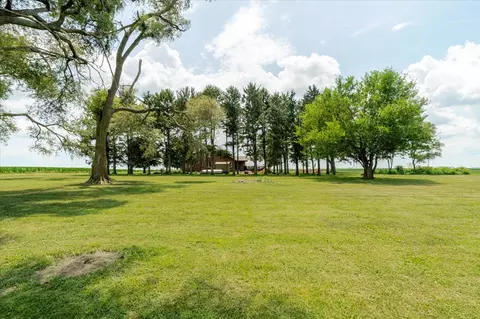 Exterior - 879 2300th Ave, Chestnut, IL 62518 photo 10 of 18