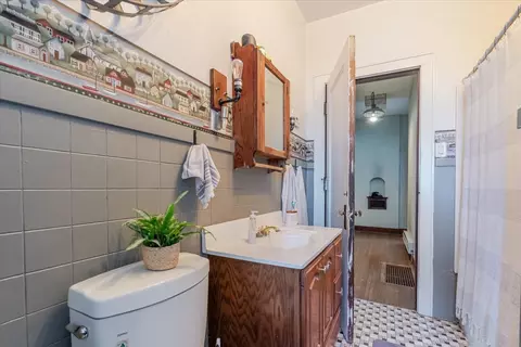 Bath - 879 2300th Ave, Chestnut, IL 62518 photo 1 of 2