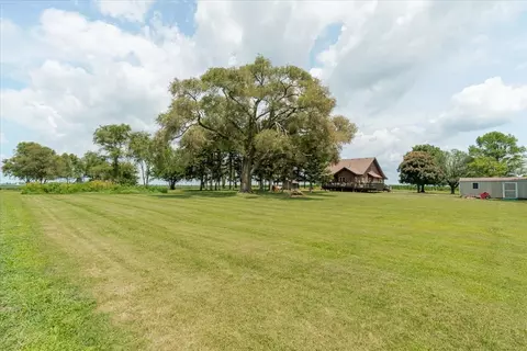 Exterior - 879 2300th Ave, Chestnut, IL 62518 photo 15 of 18