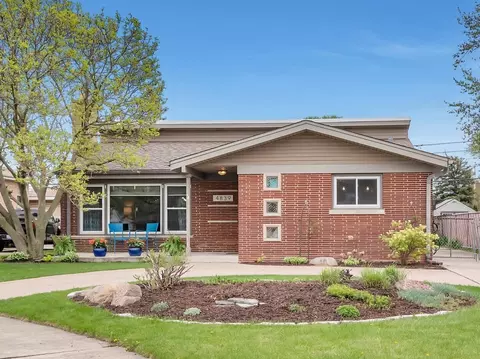 4839 Lamb Dr, Oak Lawn, IL 60453