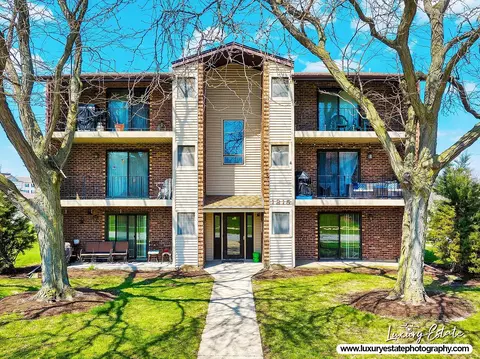 1215 Chalet Rd #200, Naperville, IL 60563
