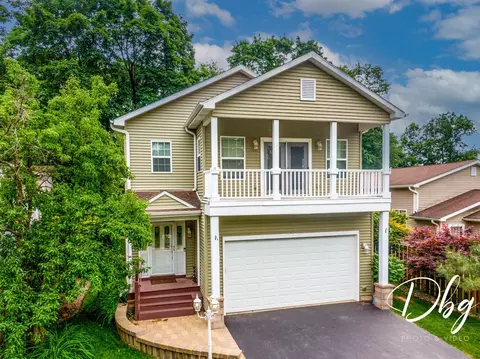 24725 W Hawthorne Dr, Round Lake, IL 60073