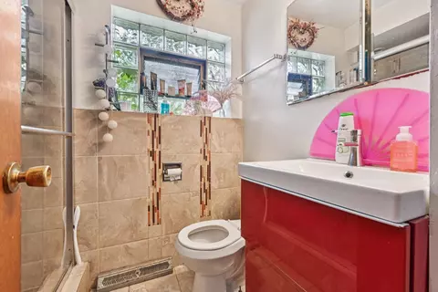 Bath - 626 E 90th St, Chicago, IL 60619 photo 1 of 5