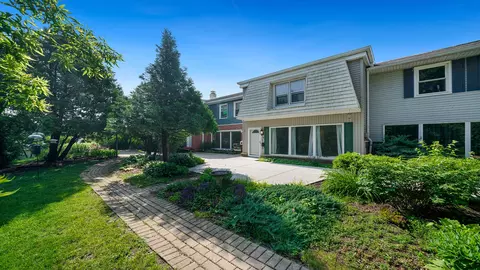150 W Russell St #10, Roscoe, IL 61073