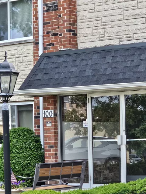 100 W Park Circle Dr #2I, Wheaton, IL 60187