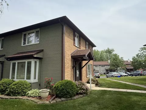 215 Krotiak Rd, Park Forest, IL 60466