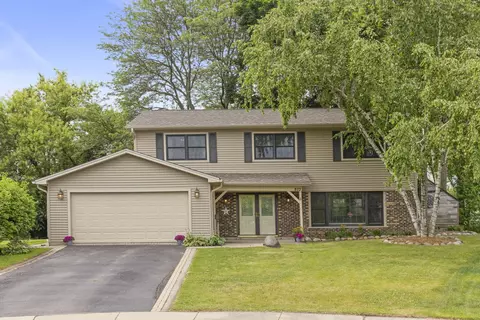 573 Surryse Rd, Lake Zurich, IL 60047