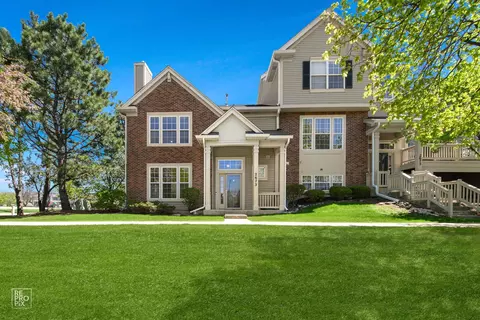 2673 N Greenwood Ave, Arlington Heights, IL 60004