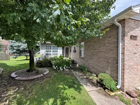 1007 Pheasant Cir, Savoy, IL 61874