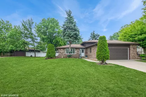 4925 Timber Ct, Oak Forest, IL 60452