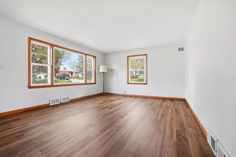Living - 509 W Smith St, Roanoke, IL 61561 photo 1 of 3