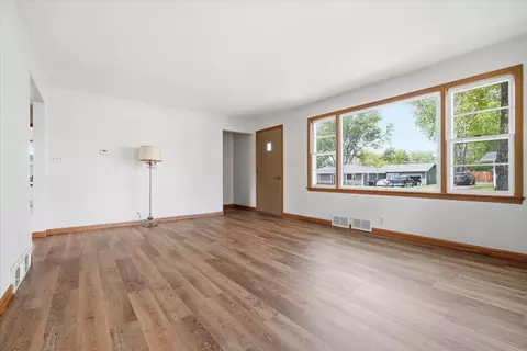 Living - 509 W Smith St, Roanoke, IL 61561 photo 3 of 3