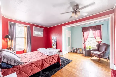 Bedroom - 600 E Chicago St, Elgin, IL 60120 photo 4 of 6