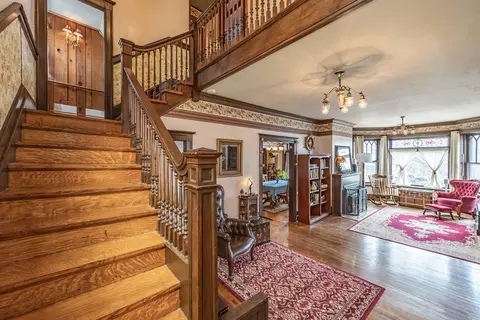 Entry Way - 600 E Chicago St, Elgin, IL 60120 photo 4 of 7