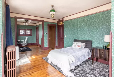 Bedroom - 600 E Chicago St, Elgin, IL 60120 photo 3 of 6