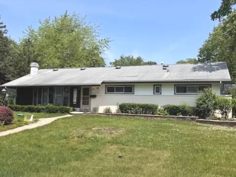 35 Douglas Ct, Hoffman Estates, IL 60169 photo 1