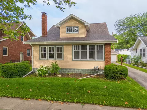 511 Kreitzer Ave, Bloomington, IL 61701 photo 2