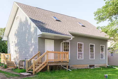 402 North St, Monroe Center, IL 61052