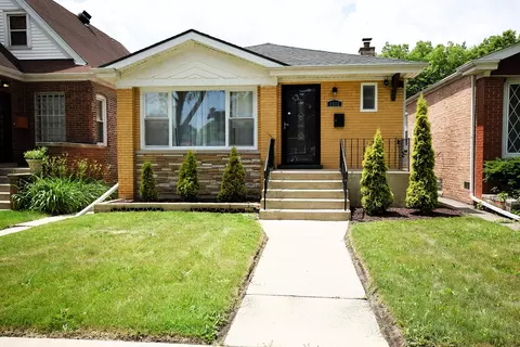 8812 S Euclid Ave, Chicago, IL 60617