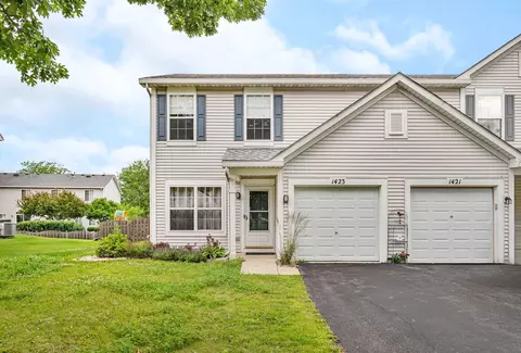 1423 Red Top Ln, Minooka, IL 60447