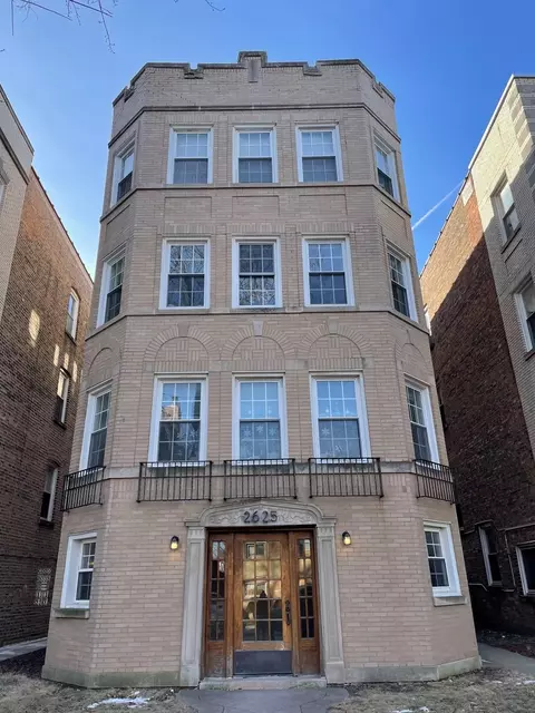 2625 W Greenleaf Ave, Chicago, IL 60645