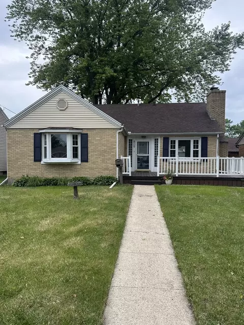 809 W 14th St, Sterling, IL 61081