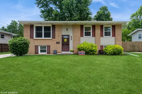 303 W 8th Pl, Hobart, IN 46342