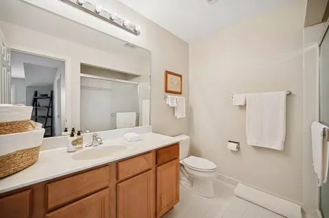 Bath - Undisclosed, Glenview, IL 60025 photo 3 of 3