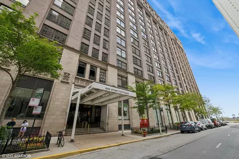 680 N Lake Shore Dr #816, Chicago, IL 60611