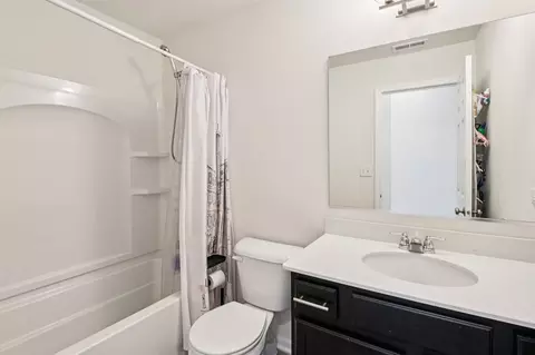Bath - Undisclosed, Naperville, IL 60564 photo 3 of 3