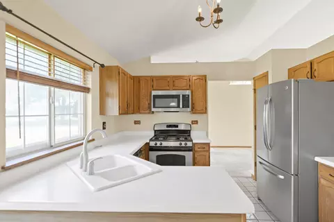 652 Morning Glory Ln, Bartlett, IL 60103 photo 22