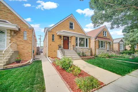 3304 N Neva Ave, Chicago, IL 60634