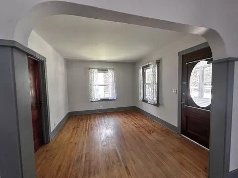 Living - 321 Morgan St, Elgin, IL 60123 photo 3 of 4