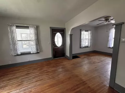 Living - 321 Morgan St, Elgin, IL 60123 photo 4 of 4