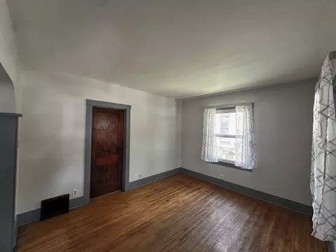 Living - 321 Morgan St, Elgin, IL 60123 photo 2 of 4