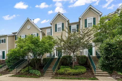 2426 Courtyard Cir #3, Aurora, IL 60506