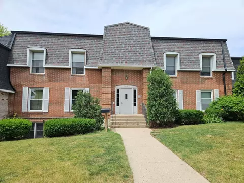 855 Village Quarter Rd #C, West Dundee, IL 60118