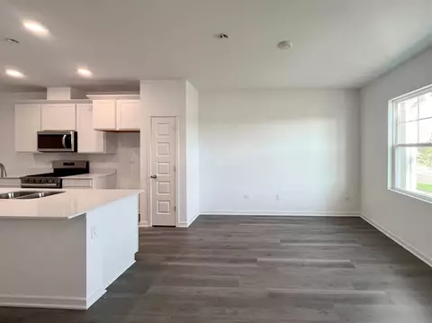 Living - 2116 Bodega Dr, Oswego, IL 60543 photo 2 of 5