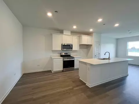 Kitchen - 2116 Bodega Dr, Oswego, IL 60543 photo 5 of 11