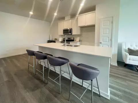 Kitchen - 2116 Bodega Dr, Oswego, IL 60543 photo 6 of 11