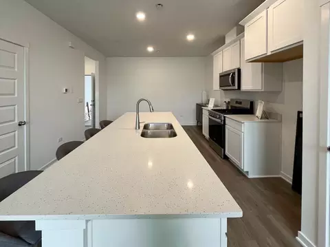Kitchen - 2116 Bodega Dr, Oswego, IL 60543 photo 7 of 11