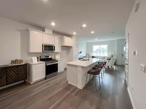 Kitchen - 2116 Bodega Dr, Oswego, IL 60543 photo 9 of 11