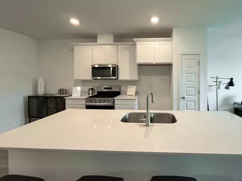 Kitchen - 2116 Bodega Dr, Oswego, IL 60543 photo 8 of 11